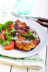 Lime chicken with mint and salad