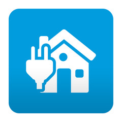 Etiqueta tipo app casa con simbolo enchufe