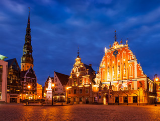 Fototapeta premium Riga Town Hall Square, House of the Blackheads, St. Roland Statu