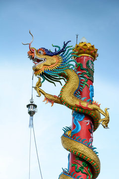 Dragon pole climbing, sky background Represent greatness.