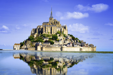 Mont saint Michel - Powered by Adobe