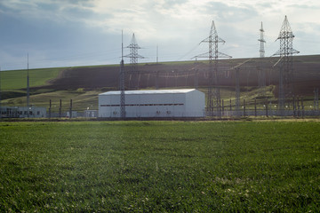 Electrical power plant in a field