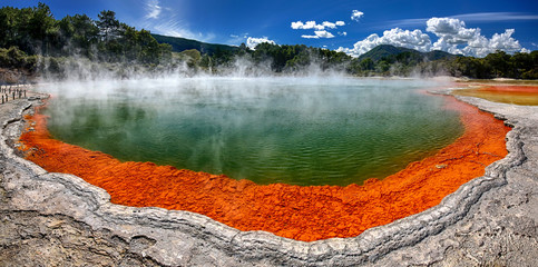 Thermal lake Champagne Pool at Waiotapu - New Zealand - obrazy, fototapety, plakaty