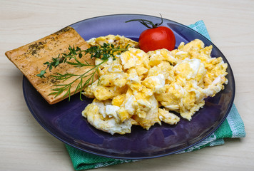 Scrambled eggs with tomato