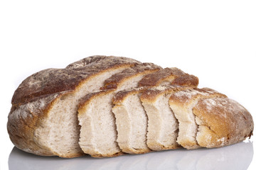 Frisches aufgeschnittenes Brot vom Bäcker