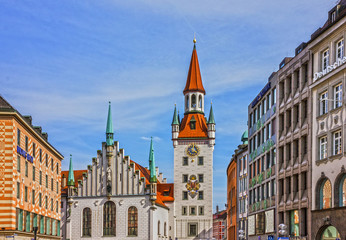 Fototapeta na wymiar town tower and church, Marienplatz, Munich, Germany