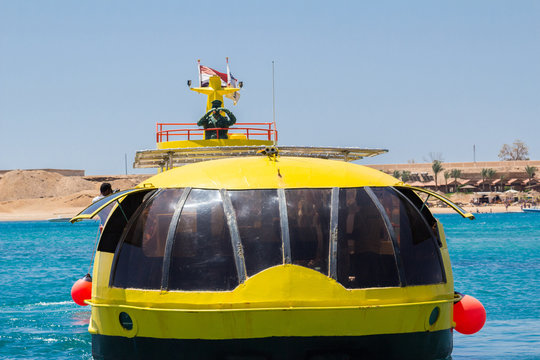 Fototapeta Pleasure motor yacht