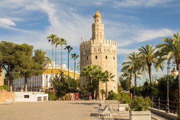 Fototapeta na wymiar torre del oro sevilla