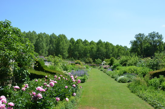 All&eacute;e de jardin &agrave; l'anglaise