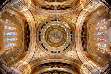 Plafond de la Basilique Sainte Thérèse de Lisieux