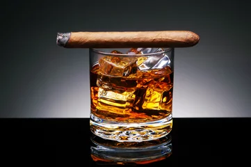 Fototapete Cigar on Drink © Steve Cukrov