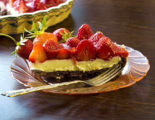 strawberry tart with cream filling and baking mold