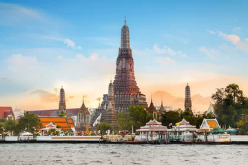 Fotobehang Wat Arun - de Tempel van de Dageraad in Bangkok, Thailand © coward_lion