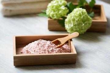 Cosmetic alginate mask for face