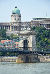 Fototapeta premium Chain Bridge and the Royal palace of Buda, Budapest, Hungary