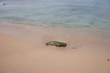 Wasser und Sandstrand