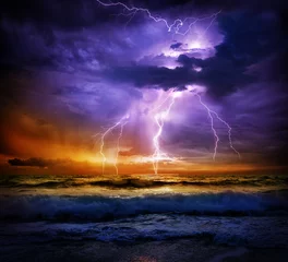 Deurstickers Onweer bliksem en storm op zee tot zonsondergang - slecht weer