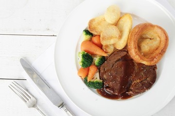 traditional roast beef dinner