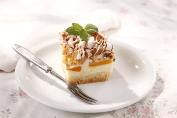 cheesecake with peaches,