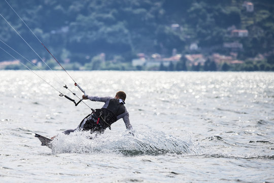 Kitesurfer