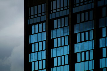 Fototapeta premium Gebäude bei Abenddämmerung