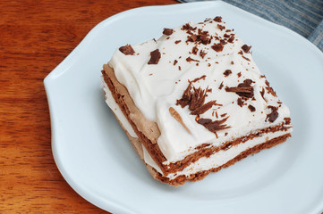 Coffee meringue cake with cream
