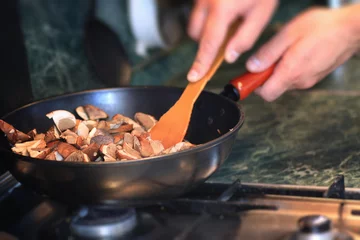 Abwaschbare Fototapete Kochen fresh mushrooms cooking
