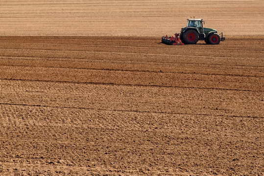 Campo Arato" Immagini - Sfoglia 197 foto, vettoriali e video Stock | Adobe  Stock