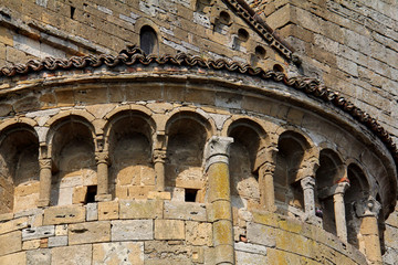 Naklejka premium Castell'Arquato; Collegiata di Santa Maria; archi ciechi dell'abside