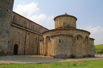 Fototapeta na wymiar chiesa e battistero di S. Giovanni; Vigolo Marchese