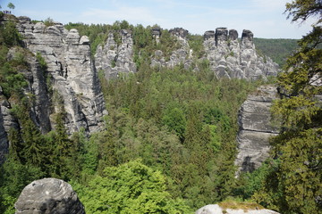 Elbsandsteingebirge - Blick von der Basteibrücke