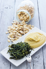 Mashed fava beans with chicory