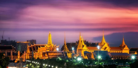 Fotobehang Grand palace at twilight in Bangkok, Thailand © weerasak