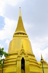 Naklejka premium Architecture at Emerald Buddha temple Bangkok Thailand.