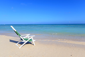 美しい沖縄のビーチと夏空