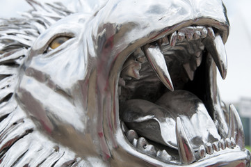 Sculpure metalique chromé du lion