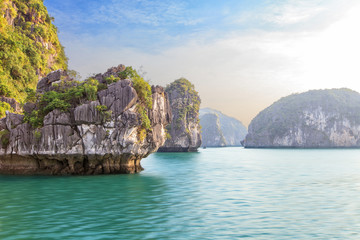 Fototapeta na wymiar Halong Bay seascape, Vietnam