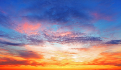 Panele Szklane Podświetlane  Tekstura jasnego wieczornego nieba podczas zachodu słońca