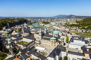 Fototapeta na wymiar view to the old city of Salzburg from the castle Hohensalzburg