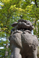 Fototapeta premium Komainu statue at Nezu Shrine, Tokyo, Japan