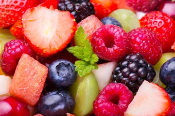 Zelfklevend Fotobehang Close-up van gemengde vruchten en bessen © Floydine