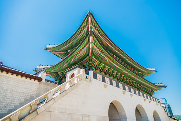 Fototapeta na wymiar Gate of Gyeongbokgung Palace in Seoul South Korea