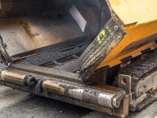 Asphalt paver