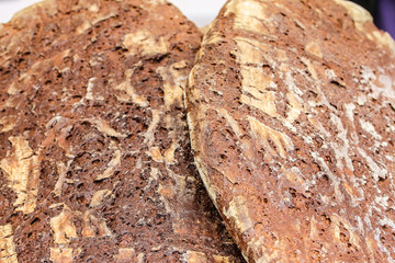 Brotfladen aus Schwarzbrot
