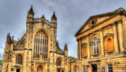 Fototapeta premium The Roman Bath and Bath Abbey - England
