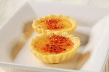 Creme brulee tartlets
