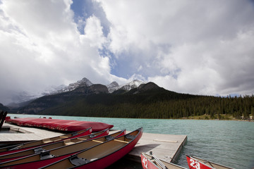 lake louise banff canoe dock