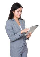 Young businesswoman use of tablet pc