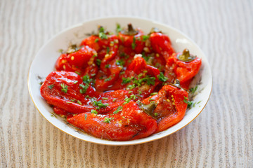 Roasted bell peppers/Delicious bell peppers with garlic in oil