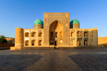 Fototapeta na wymiar Miri-Arab Madrasah, Poi Kalyan complex in Bukhara, Uzbekistan.